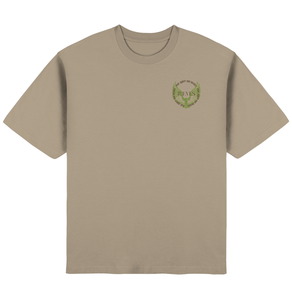 Frontansicht des beigen Oversized T-Shirts von Jueves Apparel mit Brustdruck – urbaner Streetwear-Look aus 100 % Baumwolle