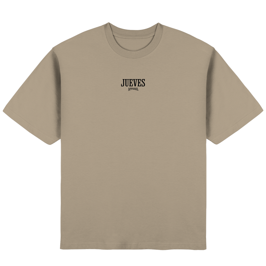 Frontansicht des beige Oversized T-Shirts von Jueves Apparel mit Brustdruck – urbaner Streetwear-Look aus 100 % Baumwolle