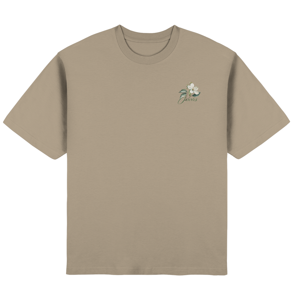 Frontansicht des beigen Oversized T-Shirts von Jueves Apparel mit Brustdruck – urbaner Streetwear-Look aus 100 % Baumwolle
