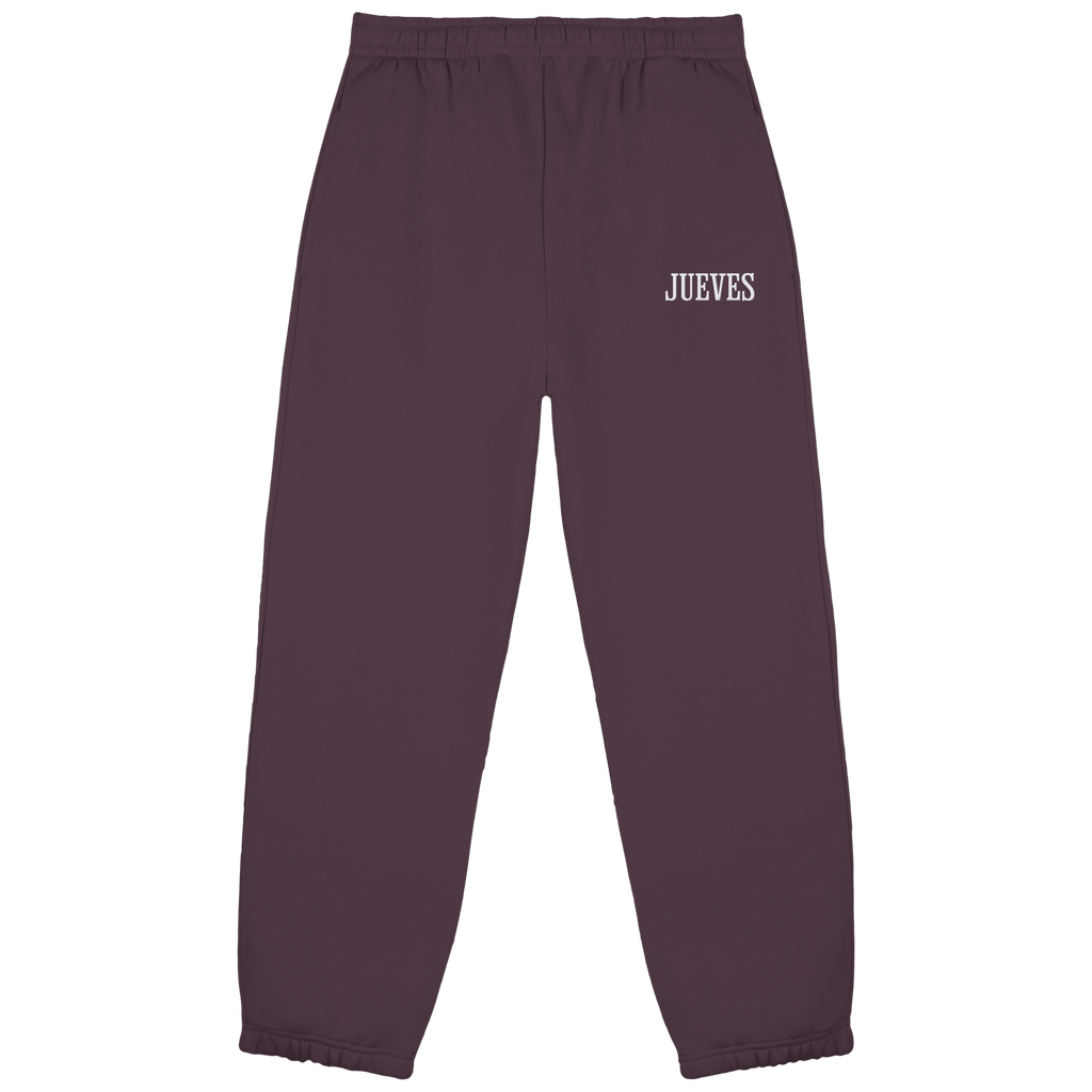 Fluffy Sweatpants „Jueves White“ in Plum Purple von Jueves Apparel aus 70% Baumwolle und 30% Polyester – auffällige Beinstickerei, moderner Urban Streetwear-Look.