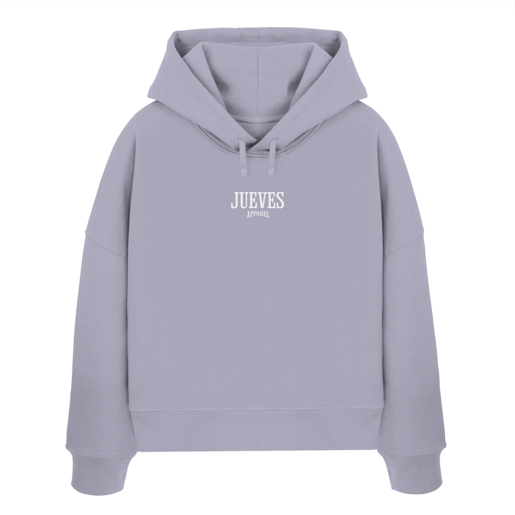 Frontansicht des lavendel Damen oversized Boxcut Hoodies von Jueves Apparel mit oversized Schnitt, Druck auf der Brust– Streetwear aus 100 % Bio-Baumwolle, 300 g/m² Stoffgewicht. 
