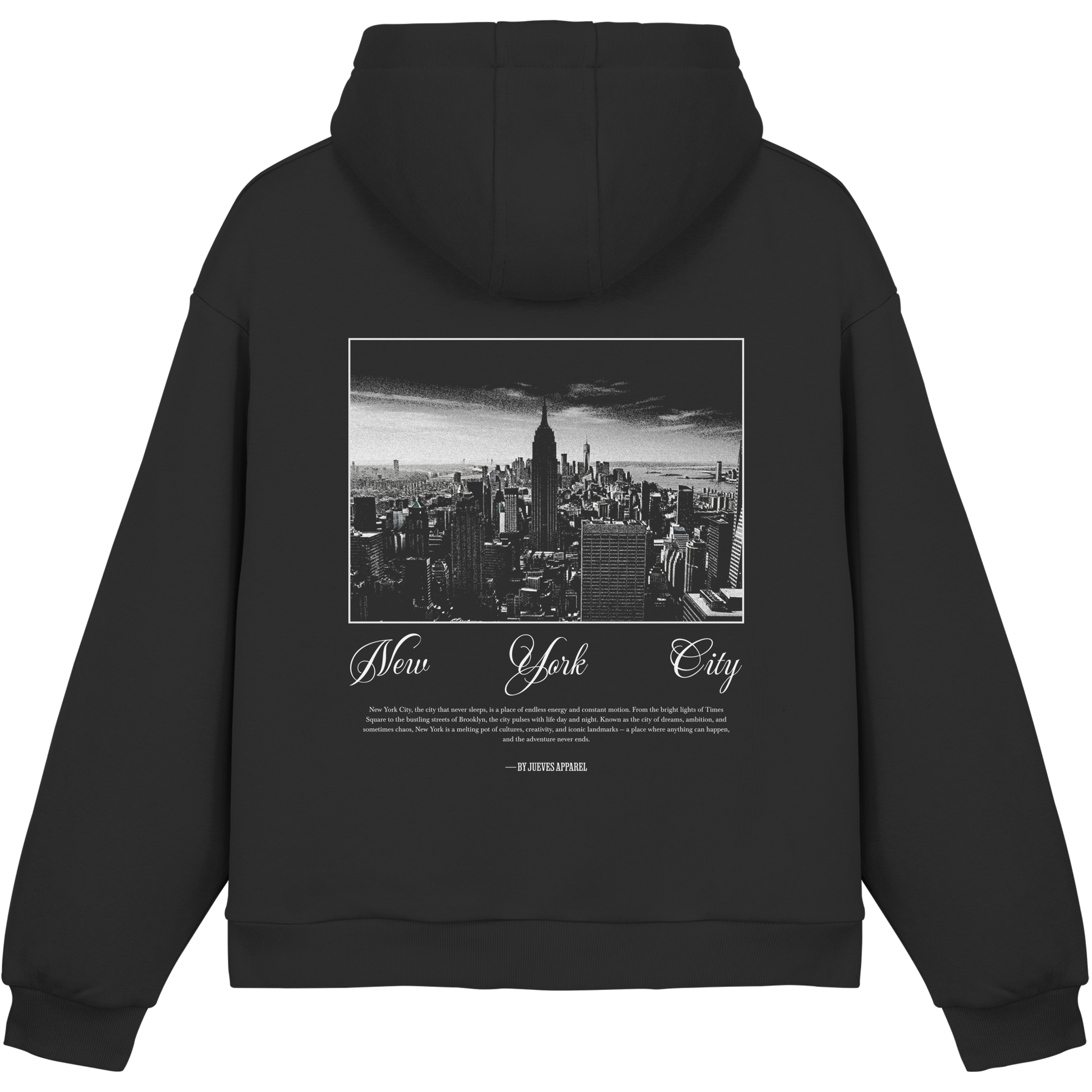 Fluffy Boxcut Hoodie „New York“ in Black von Jueves Apparel aus 70% Baumwolle und 30% Polyester – auffälliger Rückendruck als Skylinedmotiv, moderner Urban Streetwear-Look.